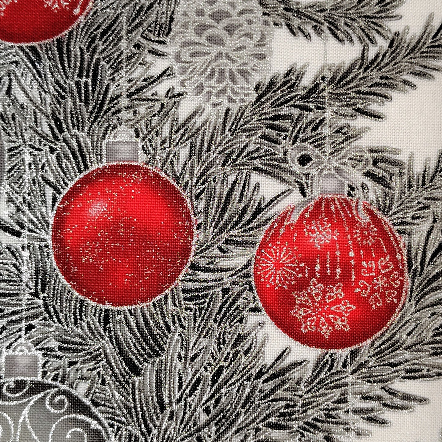 【USA輸入】Robert Kaufman Holiday Flourish クリスマス装飾 壁掛け布 60×110cm | クリスマスツリー メタリックプリント