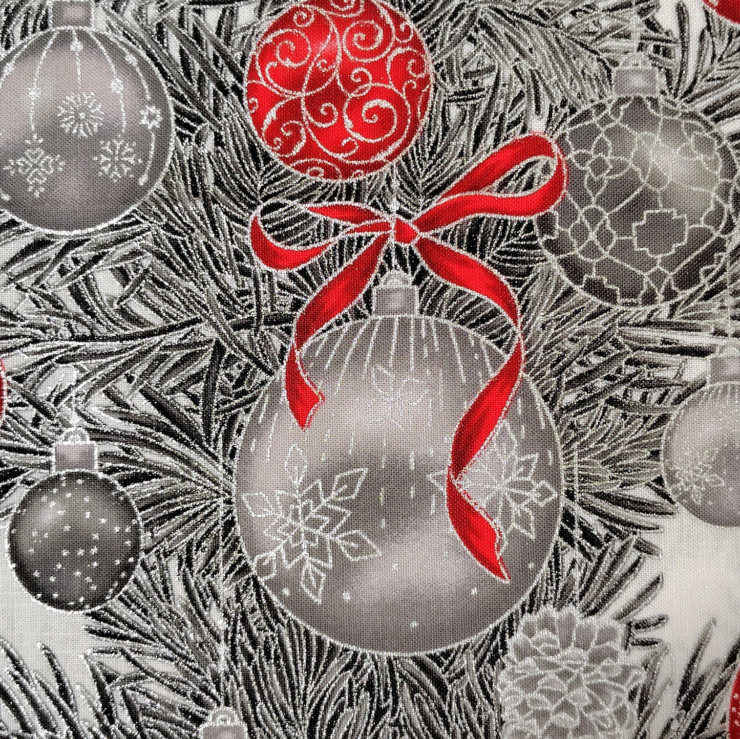【USA輸入】Robert Kaufman Holiday Flourish クリスマス装飾 壁掛け布 60×110cm | クリスマスツリー メタリックプリント