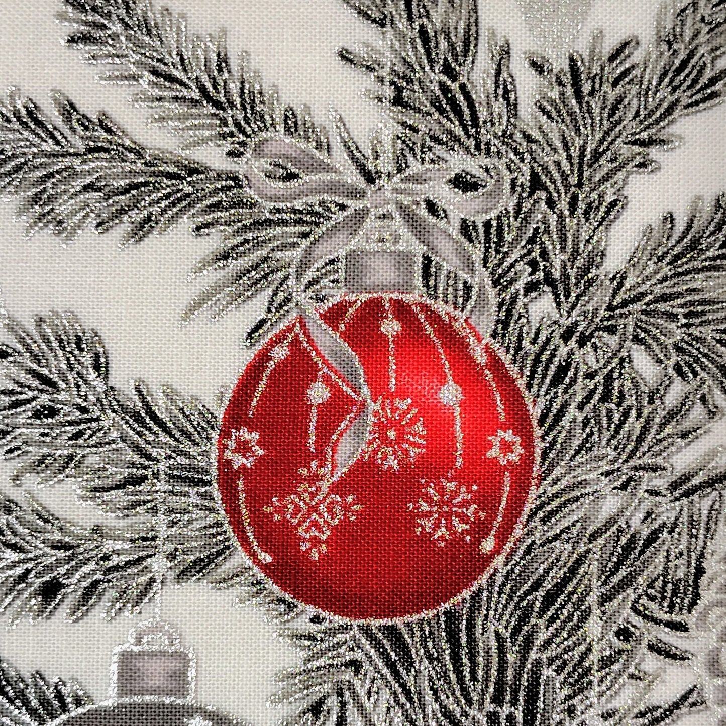 【USA輸入】Robert Kaufman Holiday Flourish クリスマス装飾 壁掛け布 60×110cm | クリスマスツリー メタリックプリント