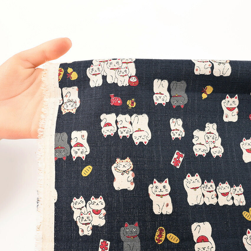 招き猫と和モチーフ柄｜綿100％ツムギ生地［約110×50cm／ドビー織］