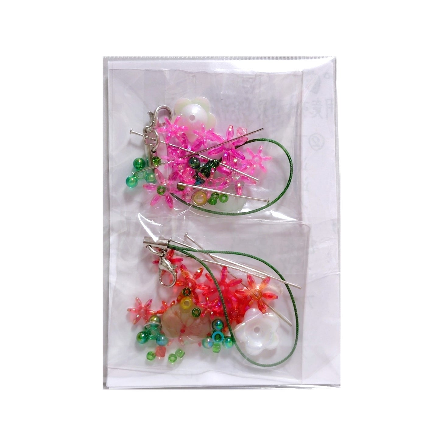 春のおとずれ 苺のストラップのキット（赤・ピンク）2個入り B-2117