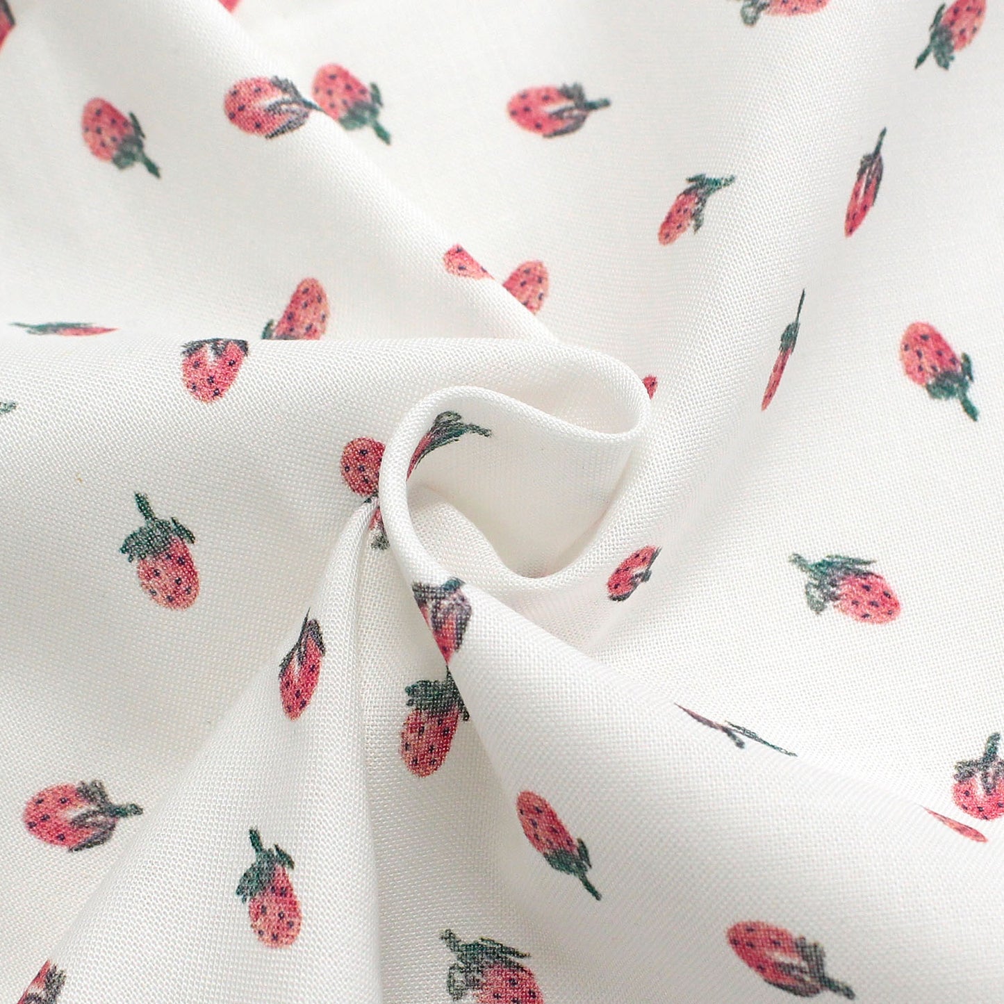 【USAコットン】STELLA ホワイト地 小さないちご柄 STE3070-W 綿100% シーチング生地 1mカットクロス