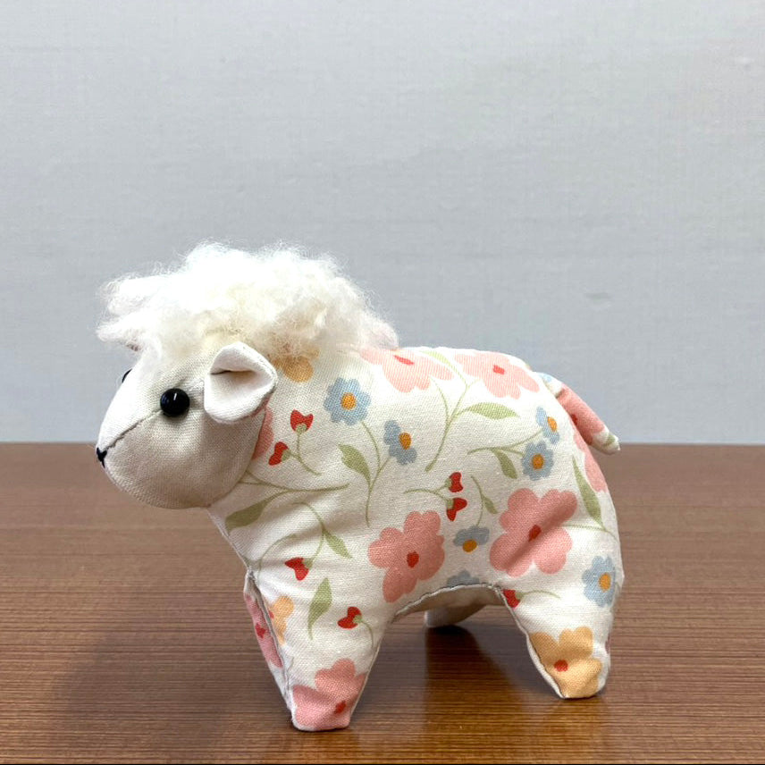 干支「未」USAコットンキット C | ふわふわひつじ | 約12.5cm×11cm